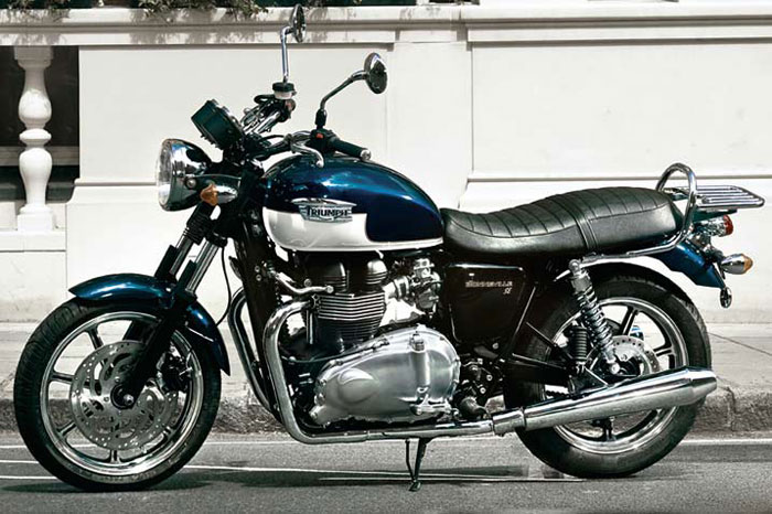 2012-Triumph-BonnevilleSEb-small.jpg