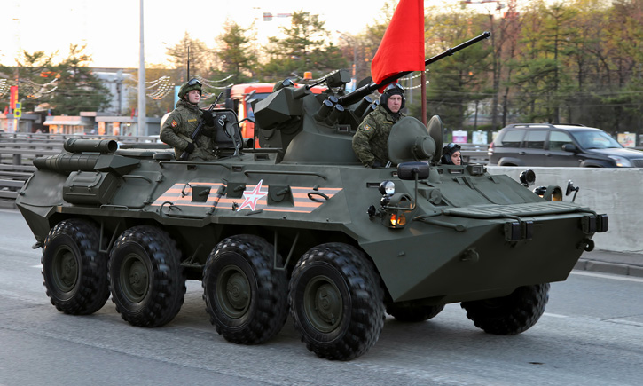 btr82_parade725.jpg