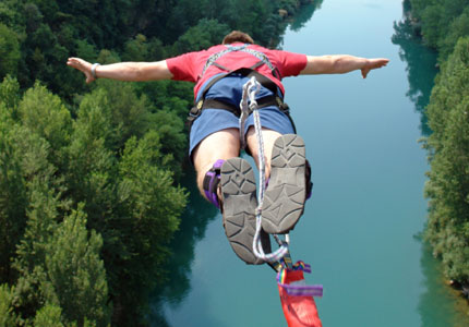 10499254-bungee-jumping.jpg