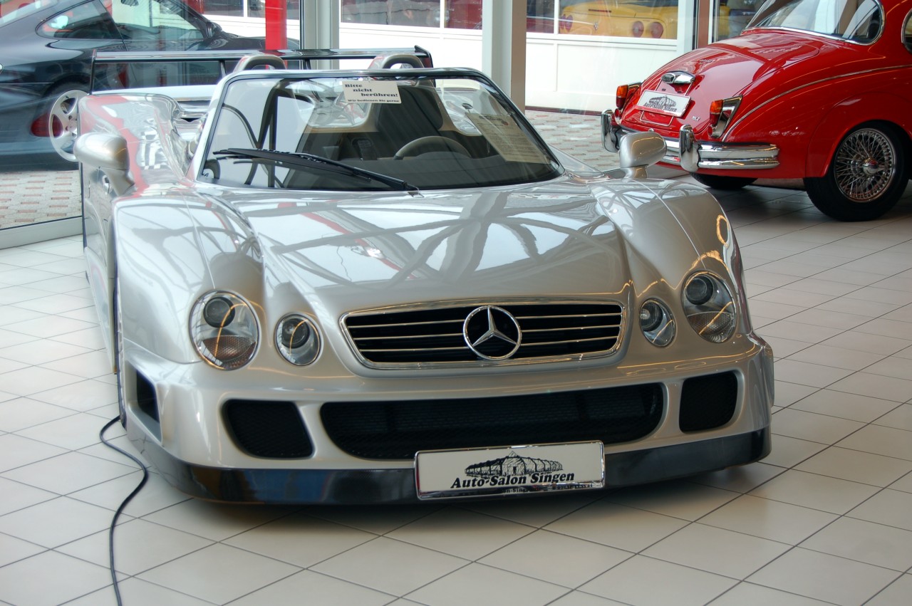 Mercedes_Benz_CLK-GTR_roadster_Singen,_1999.jpg