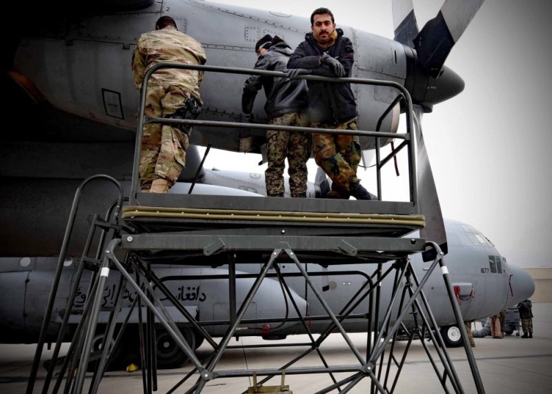 Afghan-maintainers.jpg