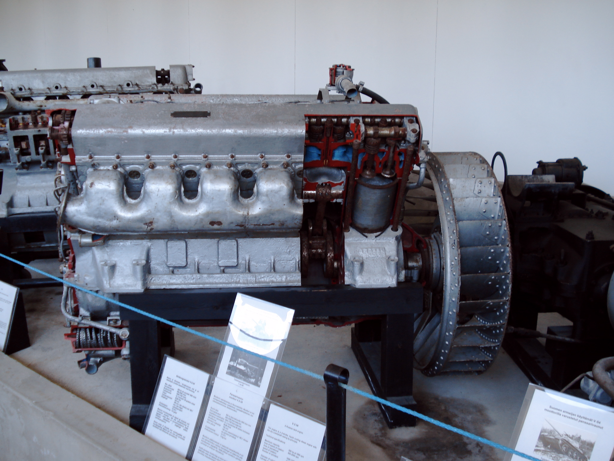 T34_engine_parola_2.jpg