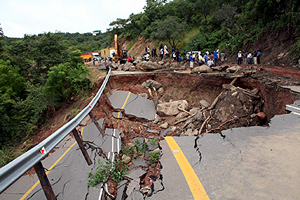 lusaka-chirundu-road.jpg