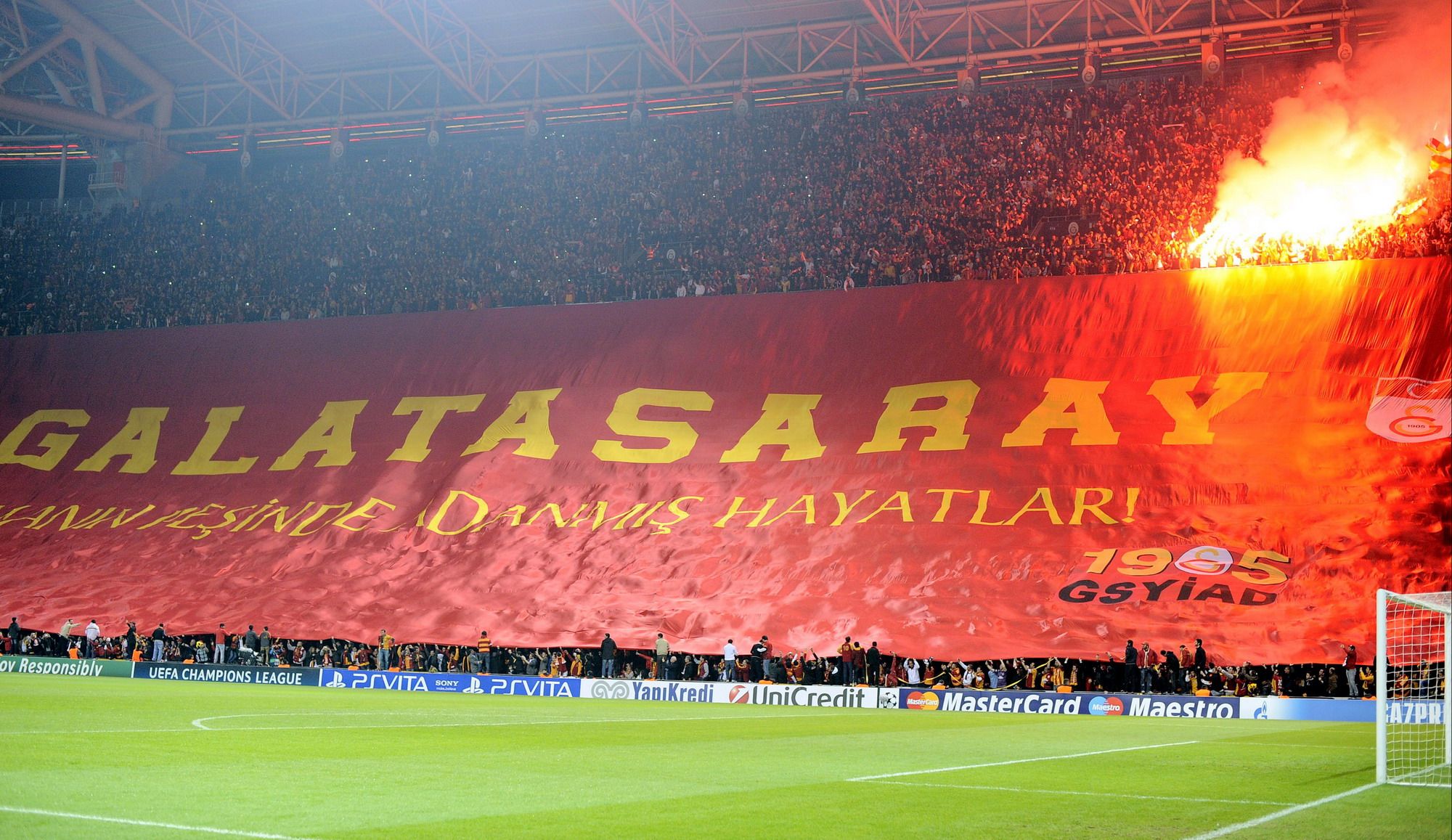 GALATASARAY-_MANCHESTER_UNITED_3.JPG