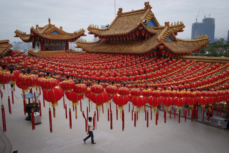 AP_Malaysia-Chinese-New-Year_9jan13-975x650.jpg