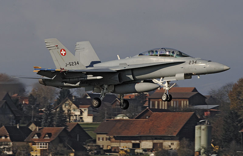 Swiss_AF_Boeing_FA-18D_Hornet.jpg