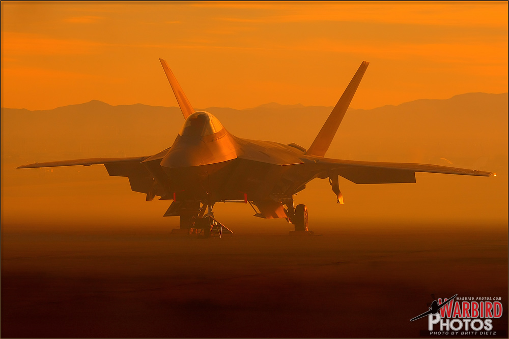 Nellis10D2_F-22A_Raptor_5297.jpg