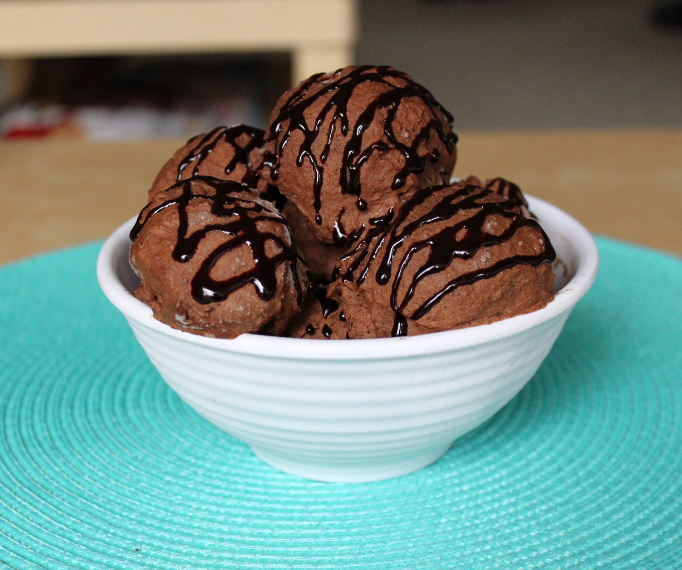 Banana-chocolate-ice-cream-with-homemade-chocolate-syrup-21.jpg