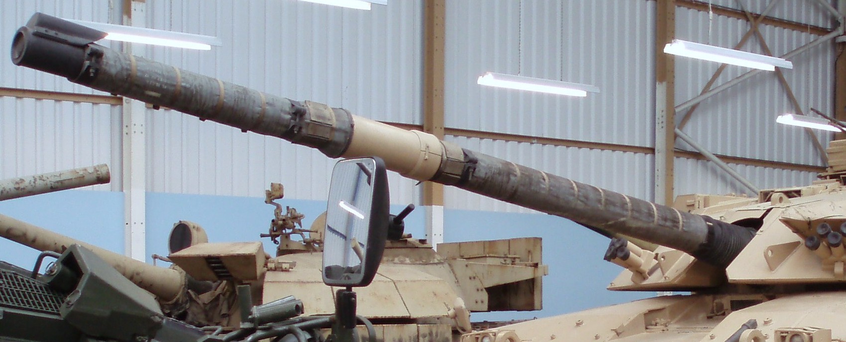 Main_gun_on_Challenger_1_tank_at_Bovington_Tank_Museum.jpg