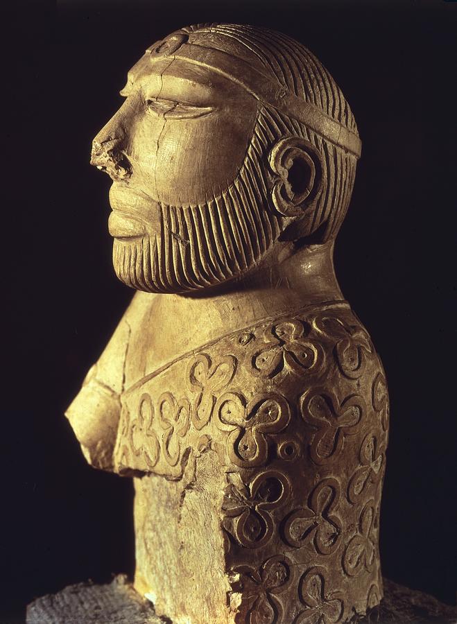 king-priest-ca-2000-bc-limestone-everett.jpg