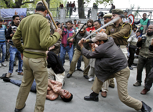 Indian-atrocities-in-Kashmir.jpg