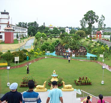 03sld_monastery_dehradun.jpg