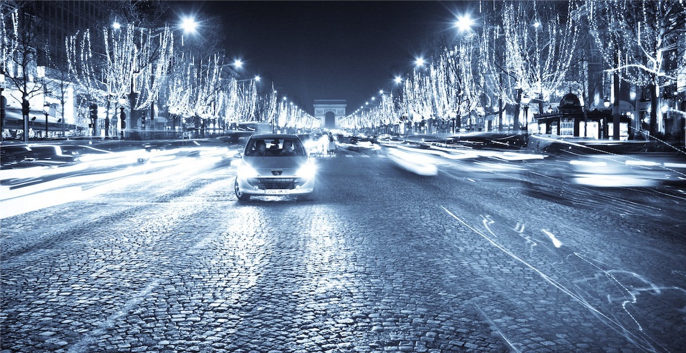 Avenue_des_Champs_Elysees_Christmas.jpg