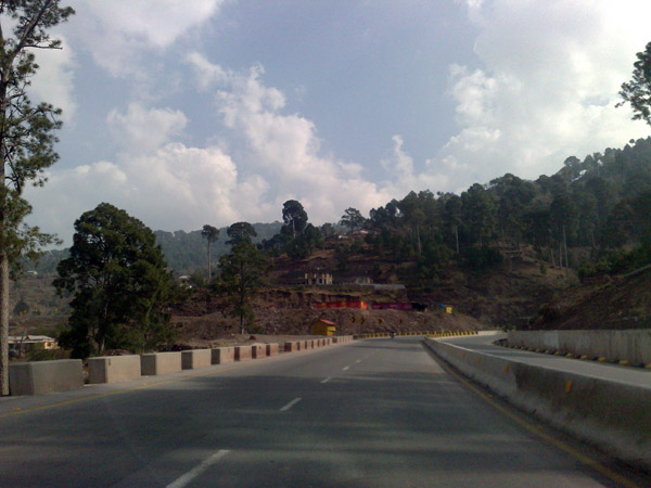 03-Express-Way-to-murree-clouds.jpg