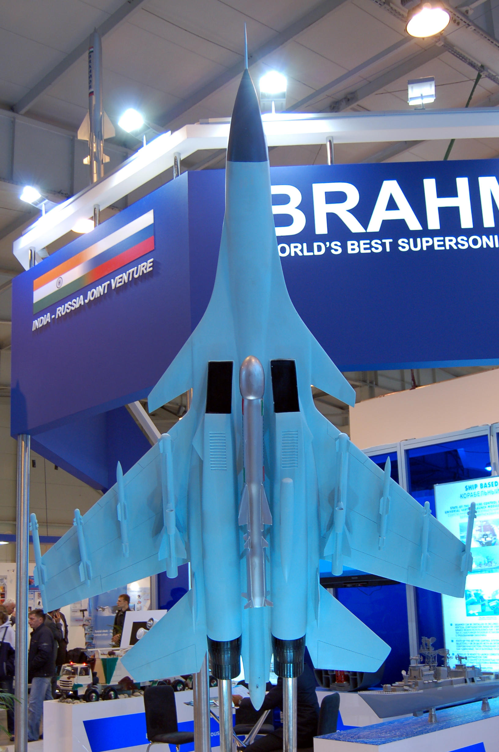 Brahmos_under_Su30MKI_maquette_MAKS2009.jpg