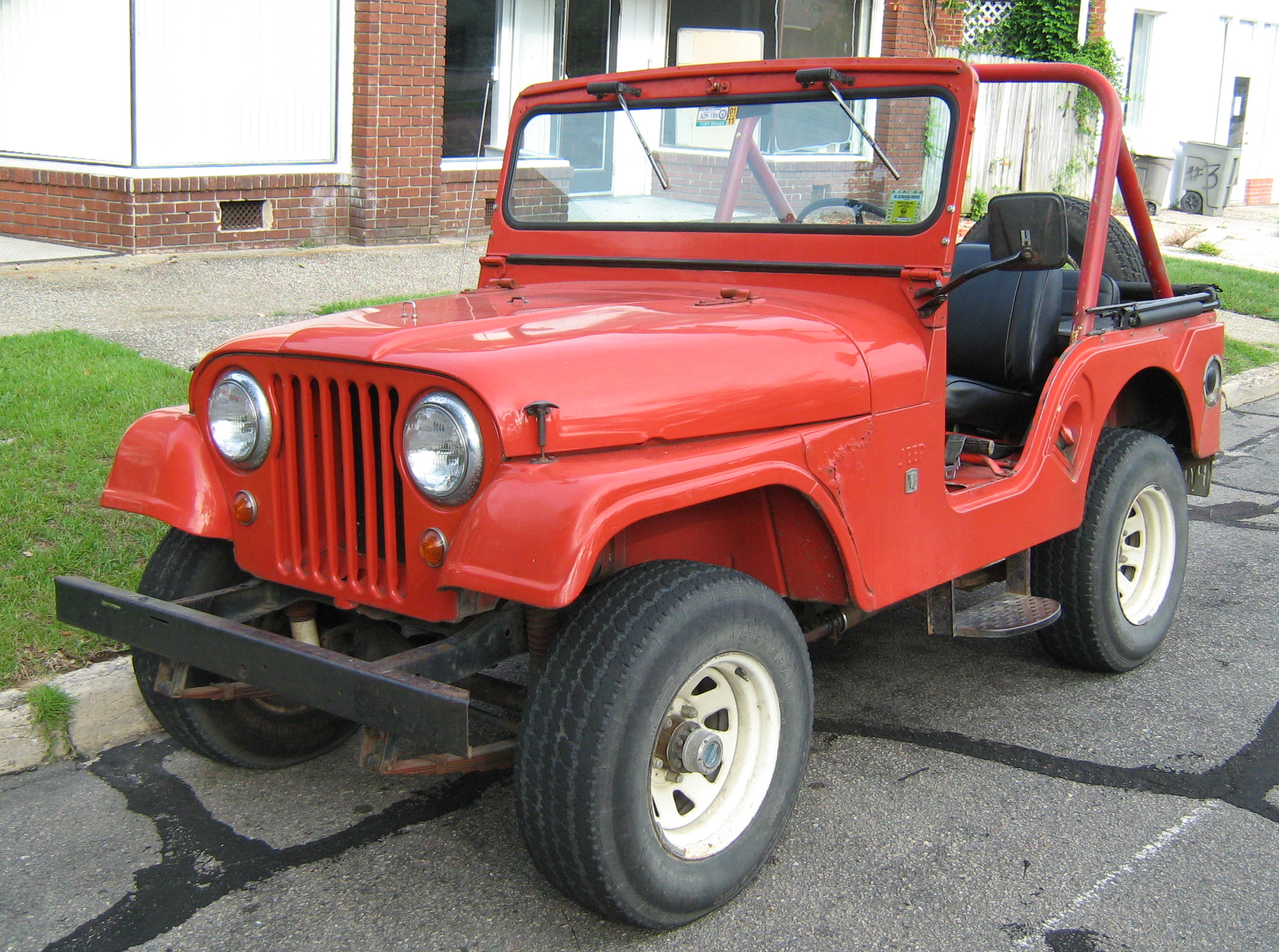 Jeep_CJ-5_V6_red_open_body.jpg