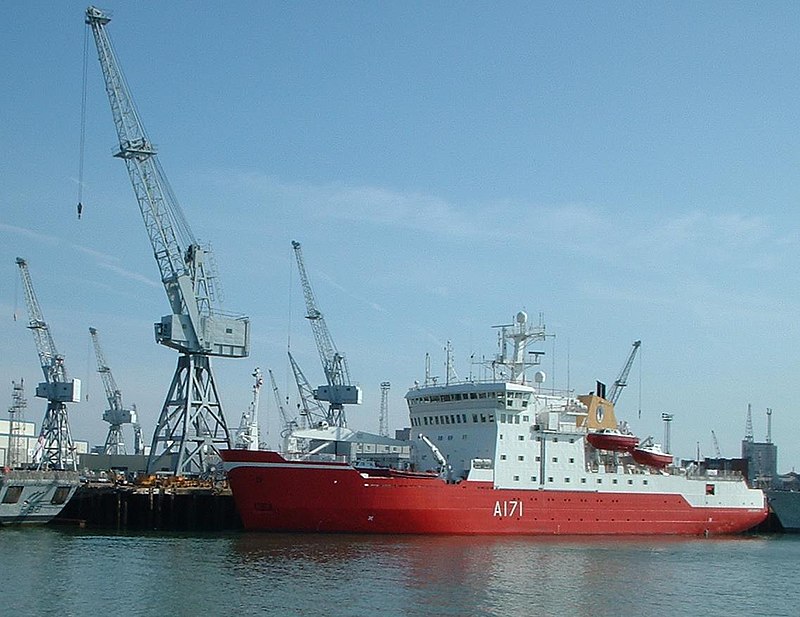 800px-HMS_Endurance%2C_Portsmouth.jpg