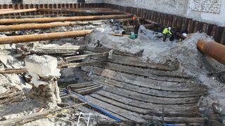 The view of the ship in the excavation pit from the bow