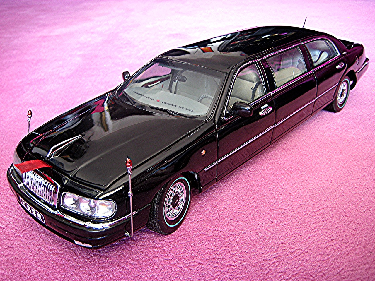 000%20FAW-Hongqi%20CA%207460%20L2%20Staatslimousine%20schwarz%201998.jpg