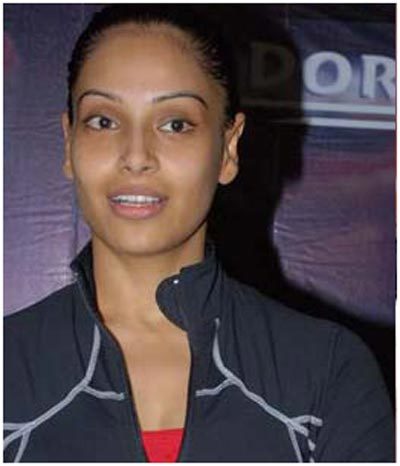 Bipasha-Basu-with-out-makup.jpg