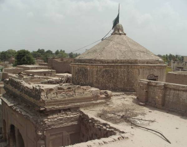 59706274-ruins-surajkund.jpg