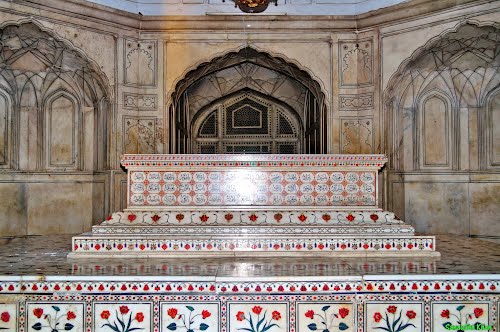 jahangir-tomb-sha-dara-jpg.263104