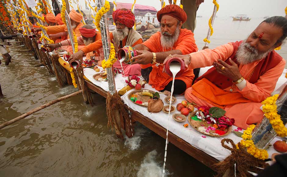 1KumbhMela_AP_2013.jpg