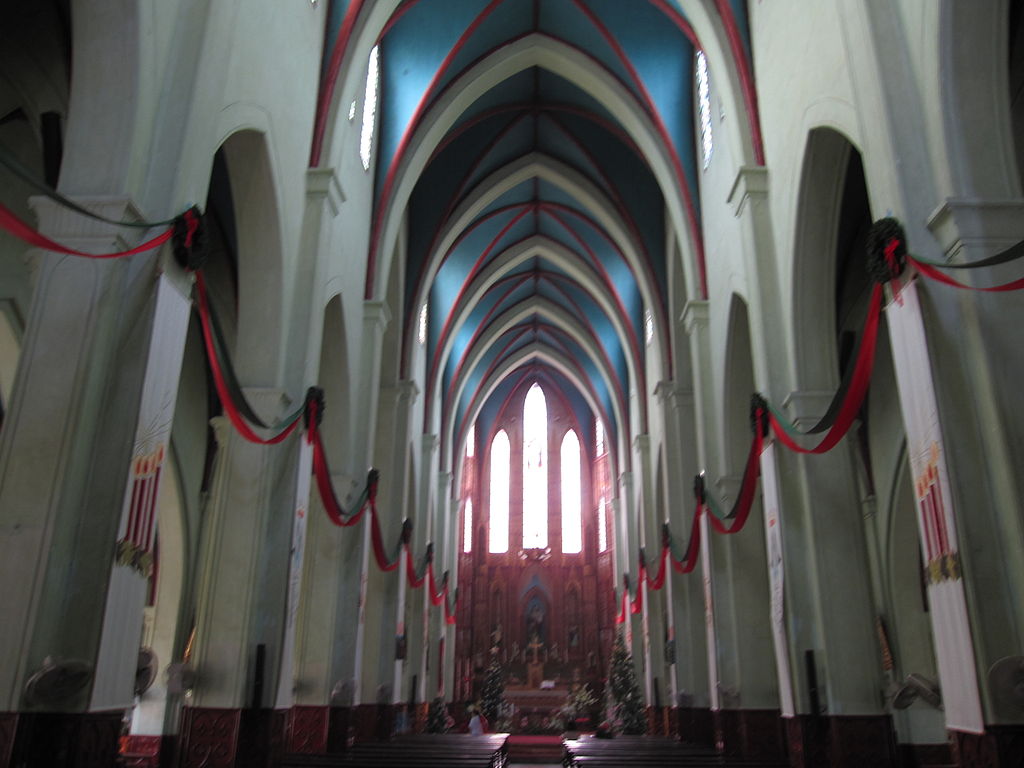 1024px-St_Joseph_Cathedral_Hanoi_0378.JPG