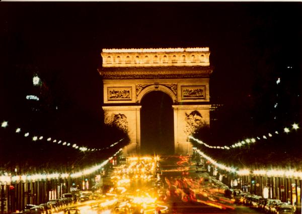 the-arc-de-triomphe-at-night-thomas-bezigian.jpg