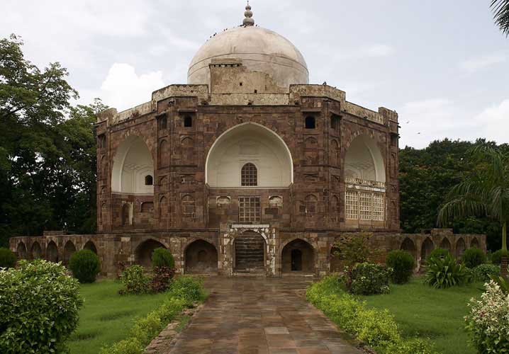 Vadodara_Qutubuddin_Tomb_Maqbara_%28Hazira%29.jpg