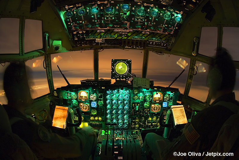 C-130_night_800.jpg