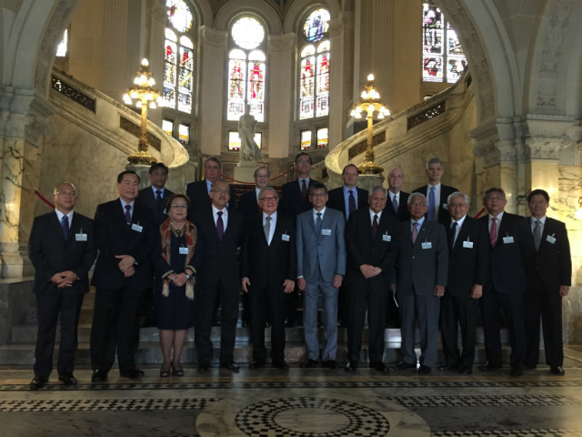 philippines-delegation-hague-20150708-1_30AF667E3650433D9C93D6A443A994BC.jpg