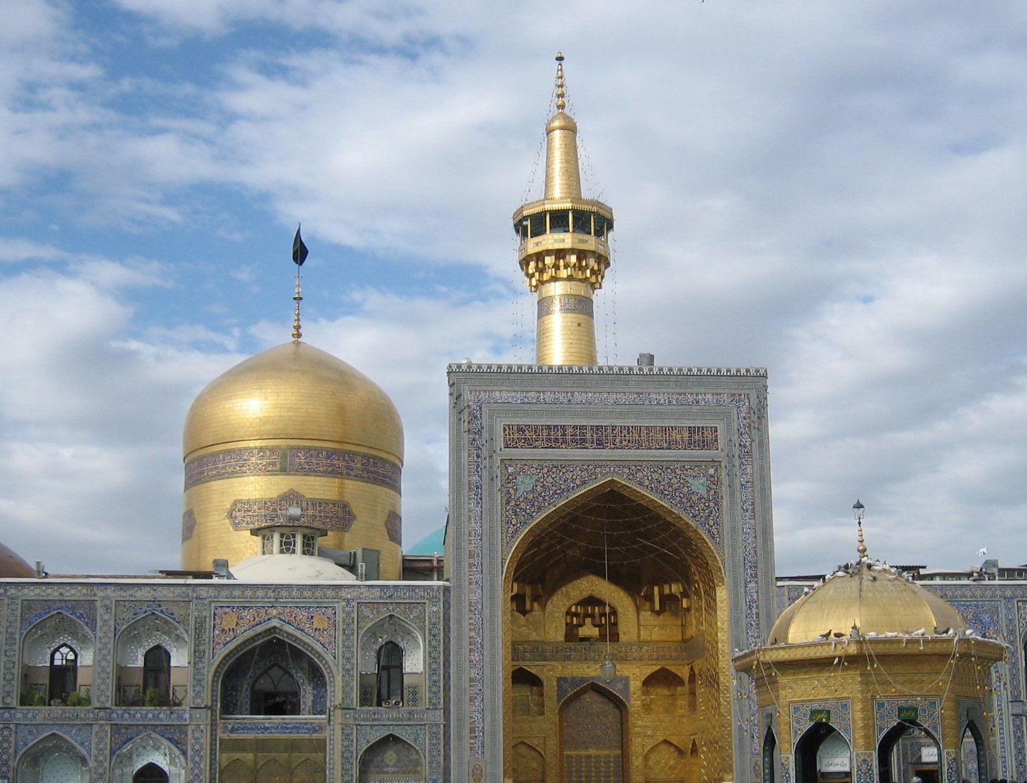 Imam_reza_shrine_in_Mashhad.jpg