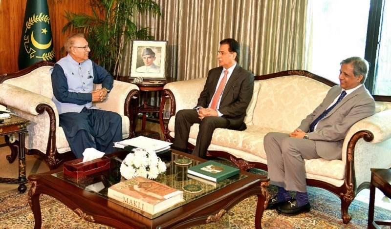 Two senior ministers — Ayaz Sadiq and Azam Tarar — called on President Alvi at the President House on Wednesday. — Picture via President of Pakistan Twitter