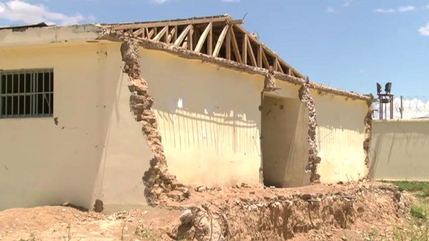 _75320194_baghlanprisonbuildingdamage.jpg