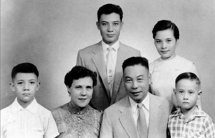 Chiang_Ching-kuo_family.jpg