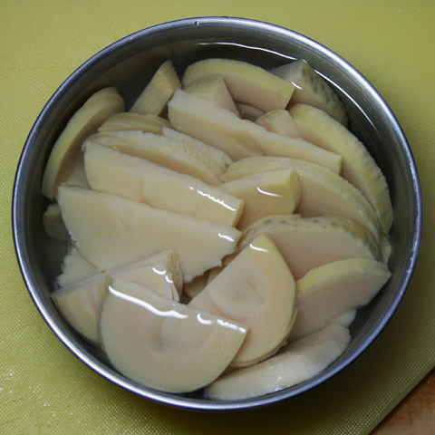 prepare-fresh-bamboo-shoots-takenoko-13.jpg