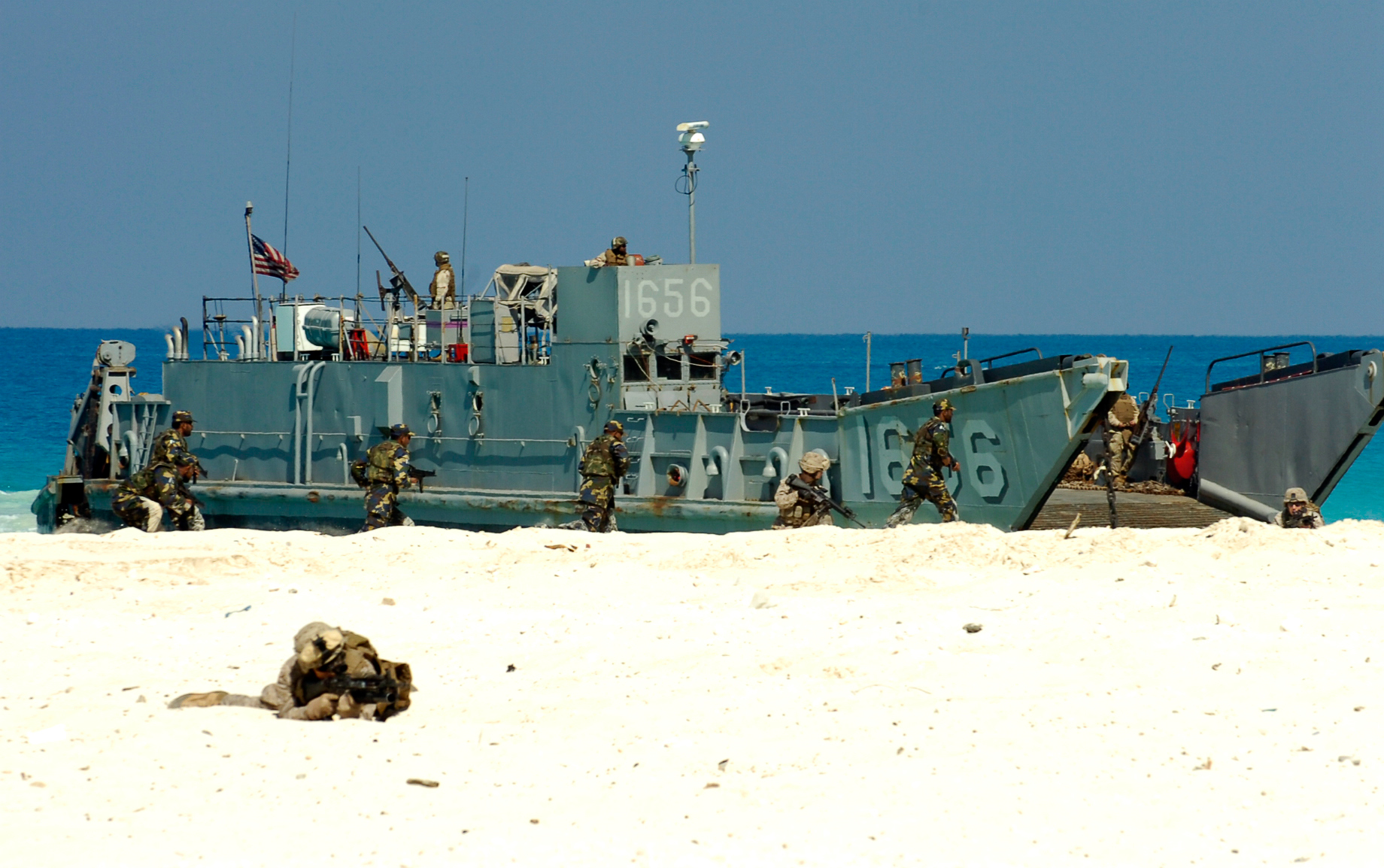 US_Army_52877_Bright_Star_09_Amphibious_Exercise.jpg