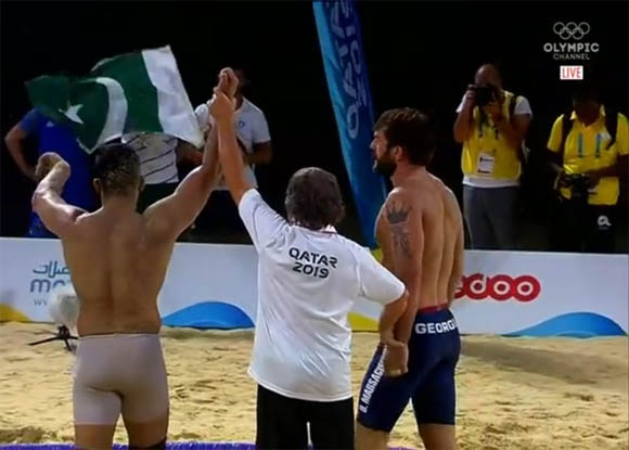 inam-but-win-world-beach-wrestling-3-1571081180.jpg