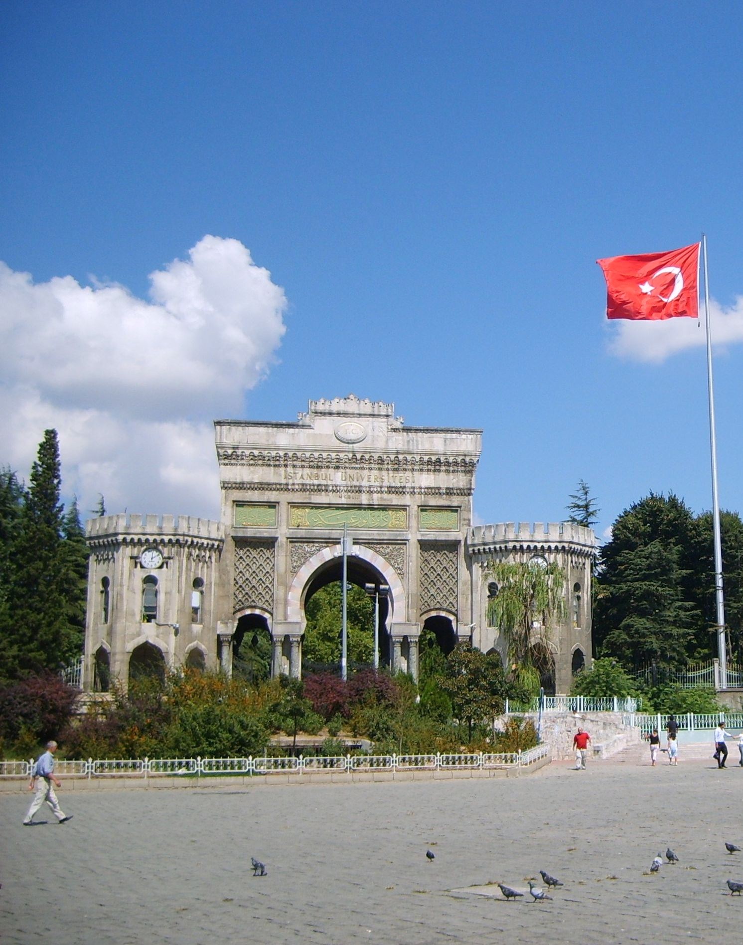 Istanbul_University_cropped.JPG