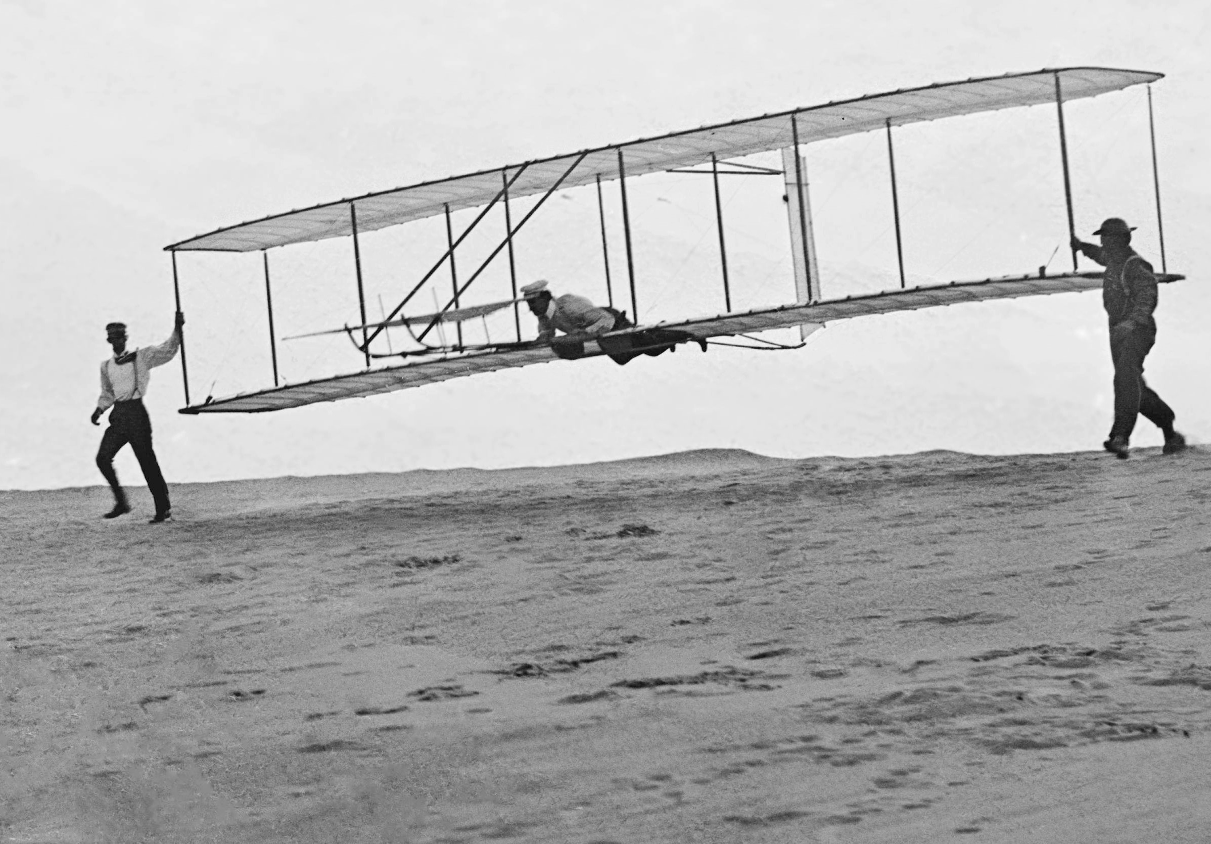 1902_Wright_Brothers'_Glider_Tests_-_GPN-2002-000125.jpg