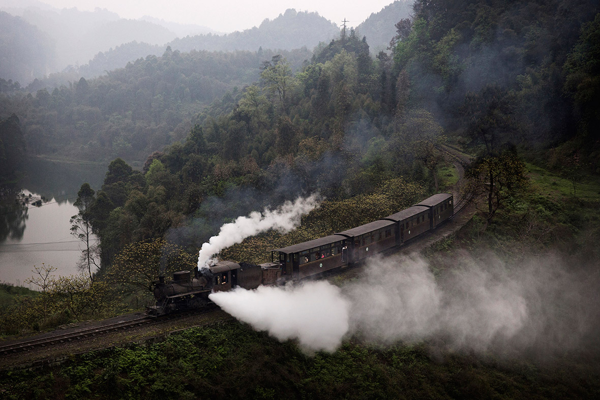 shixi-bagou-steam-train.jpg