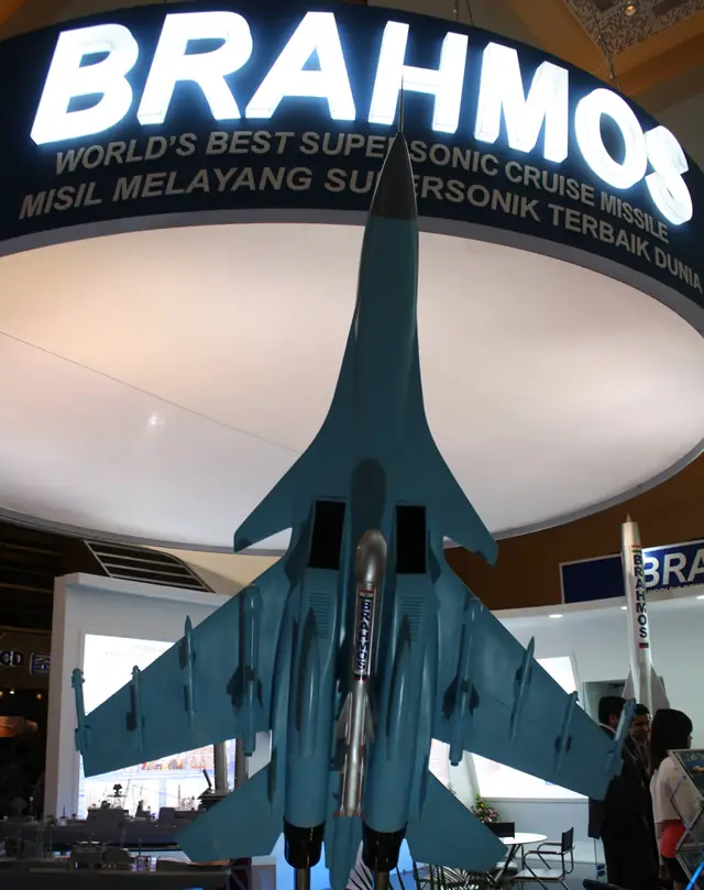 Brahmos_Su30_Indodefence_2012_news.jpg