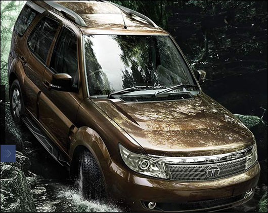 17tata-safari-storme1.jpg