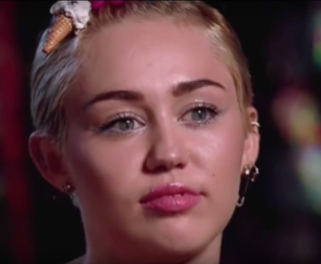 miley-cyrus-seen-shapeshifting-into-reptilian-again.jpg