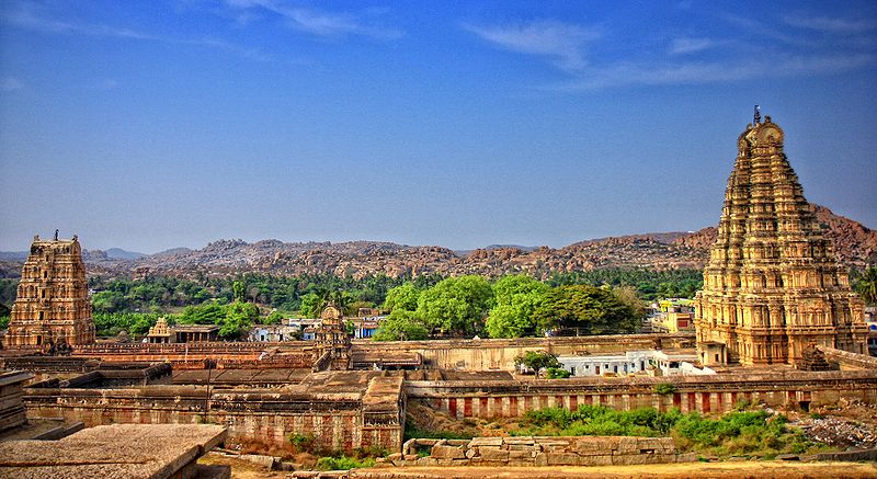 800px-Hampi_virupaksha_temple.jpg