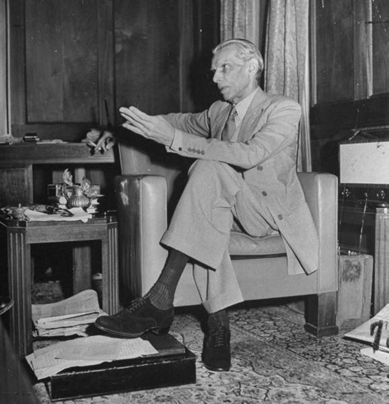 Mohammed_Ali_Jinnah_smoking.jpg