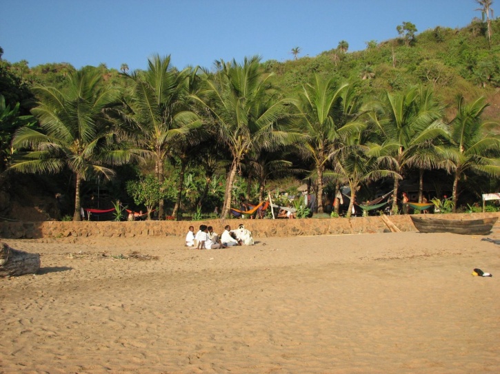 om-beach-big-image-2-mangalore-taxi_1434372719_725x725.jpg