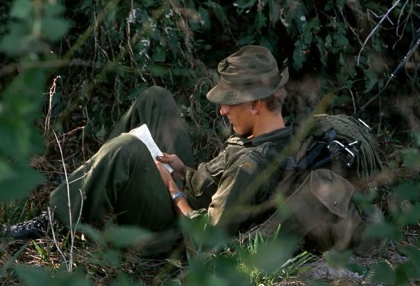 american-soldier-on-break-vietnam.jpg