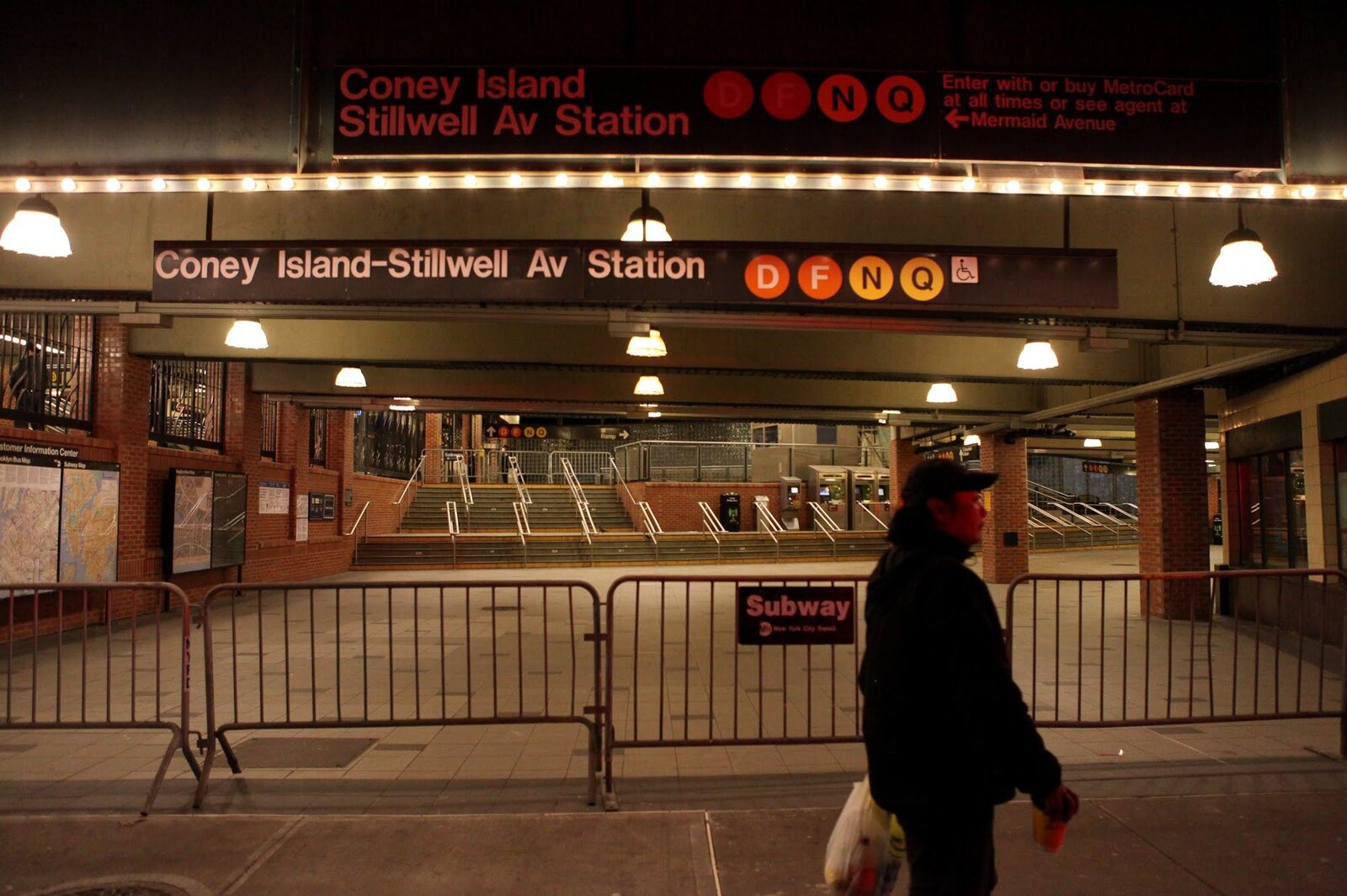 mta-shutdown-coney-island-19_custom-642512054e3a759f29e406d81743b1697ce53c6d-s1600-c85.jpg